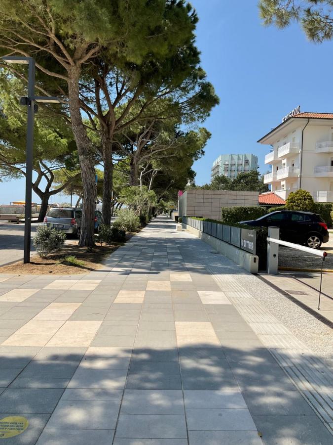 Beach Front Apartment Sabbiadoro Lignano Sabbiadoro Buitenkant foto