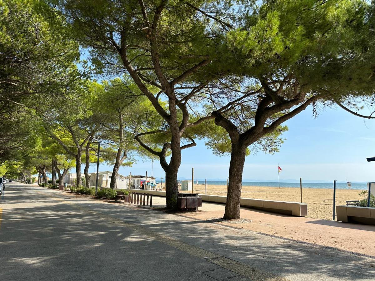 Beach Front Apartment Sabbiadoro Lignano Sabbiadoro Buitenkant foto
