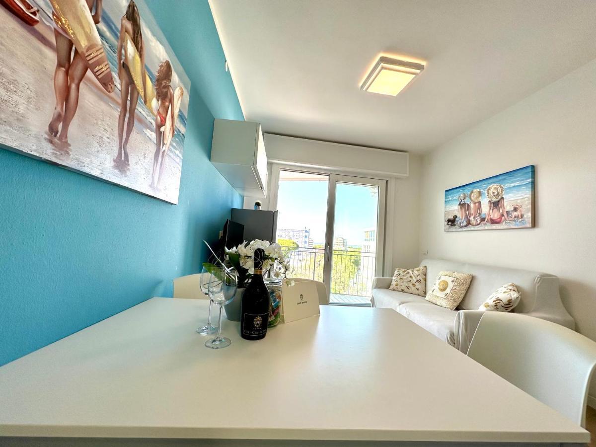 Beach Front Apartment Sabbiadoro Lignano Sabbiadoro Buitenkant foto