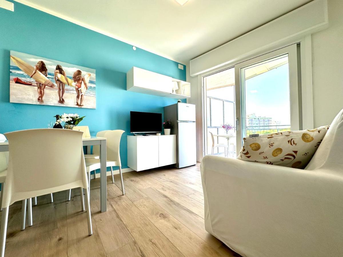 Beach Front Apartment Sabbiadoro Lignano Sabbiadoro Buitenkant foto
