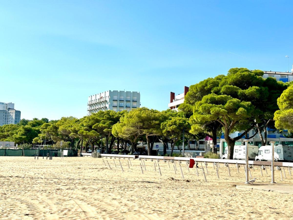 Beach Front Apartment Sabbiadoro Lignano Sabbiadoro Buitenkant foto